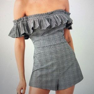 NEW UO Heather Off-The-Shoulder Ruffle Romper👑